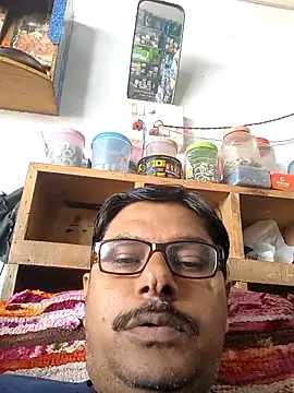 Snapshot of Srmotrs chatting on September 18, 2025, 5:32 am Srmotrs online show from September 18, 2025, 5:32 am