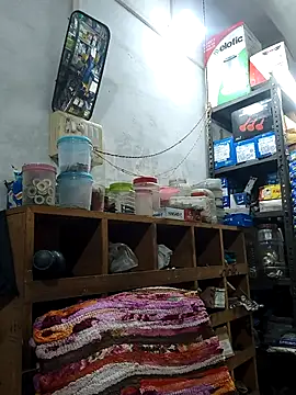 Snapshot of Srmotrs chatting on October 16, 2025, 2:25 pm Srmotrs online show from October 16, 2025, 2:25 pm