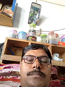 Snapshot of Srmotrs chatting on September 21, 2025, 7:02 am Srmotrs online show from September 21, 2025, 7:02 am