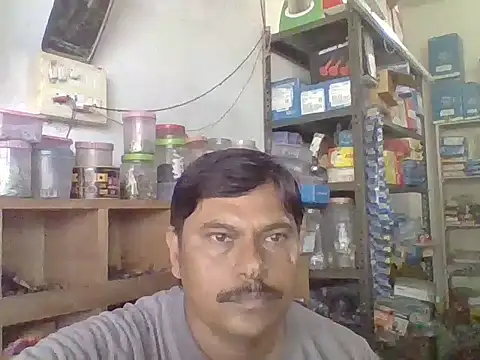 Snapshot of Srmotrs chatting on September 24, 2025, 8:32 am Srmotrs online show from September 24, 2025, 8:32 am