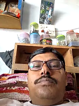 Snapshot of Srmotrs chatting on September 20, 2025, 5:23 am Srmotrs online show from September 20, 2025, 5:23 am