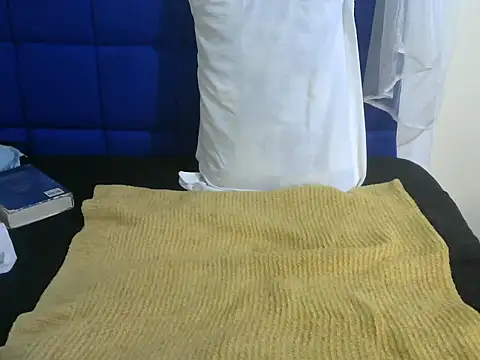 beauty petite online show from October 18, 2025, 9:33 am