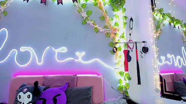 YouliteSllut2 online show from February 12, 2025, 9:11 pm