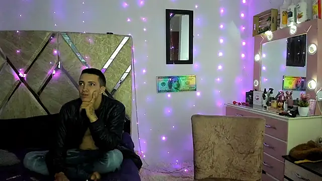 parejacaliente20154 online show from November 27, 2025, 8:59 am