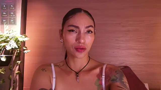 Snapshot of Leamonroe__ chatting on September 17, 2025, 10:01 pm Leamonroe online show from September 17, 2025, 10:01 pm