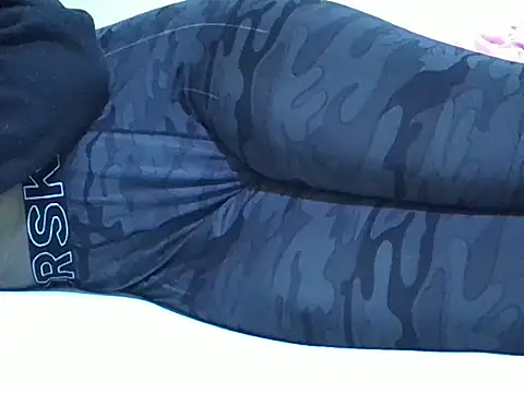 Snapshot of sweetangel41 chatting on September 17, 2025, 3:30 am sweetangel41 online show from September 17, 2025, 3:30 am