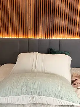 Snapshot of EmiilyAdams_ chatting on January 10, 2026, 10:27 pm EmiilyAdams online show from January 10, 2026, 10:27 pm