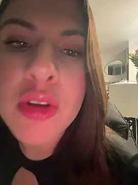 Snapshot of EmiilyAdams_ chatting on March 9, 2025, 8:42 pm EmiilyAdams online show from March 9, 2025, 8:42 pm