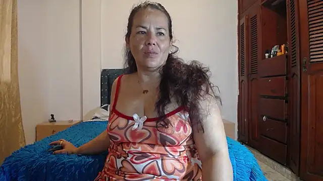 sofiamature01 online show from September 25, 2025, 3:18 pm