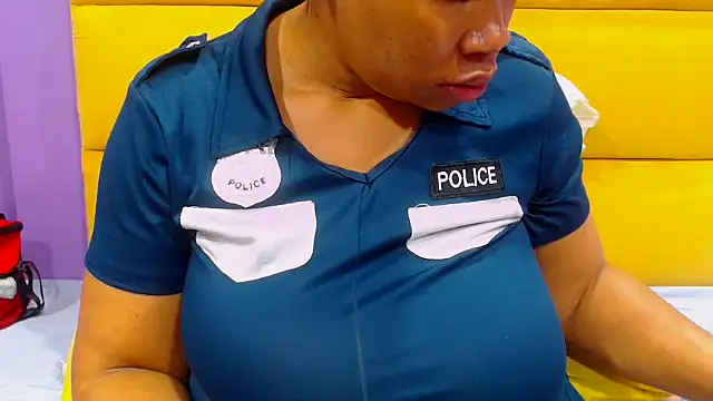 Snapshot of YELLOWBUSTYMELLONS chatting on October 1, 2025, 7:24 am YELLOWBUSTYMELLONS online show from October 1, 2025, 7:24 am