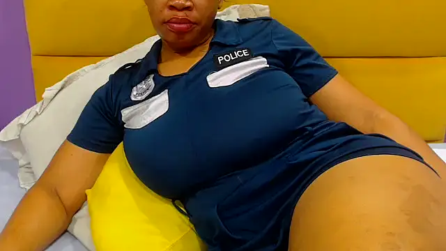 Snapshot of YELLOWBUSTYMELLONS chatting on September 26, 2025, 5:58 am YELLOWBUSTYMELLONS online show from September 26, 2025, 5:58 am