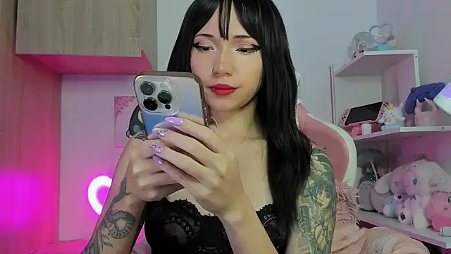 Snapshot of Artic_love chatting on October 18, 2025, 2:13 am Artic love online show from October 18, 2025, 2:13 am