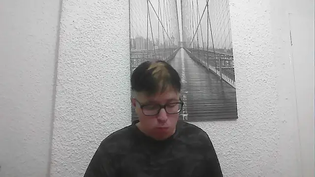 Snapshot of bisexualboy05 chatting on November 13, 2025, 6:01 pm bisexualboy05 online show from November 13, 2025, 6:01 pm