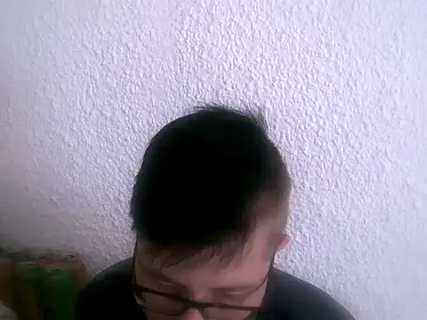 Snapshot of bisexualboy05 chatting on September 19, 2025, 10:08 am bisexualboy05 online show from September 19, 2025, 10:08 am