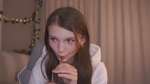 Snapshot of CindyGarrison chatting on September 29, 2025, 1:12 am CindyGarrison online show from September 29, 2025, 1:12 am