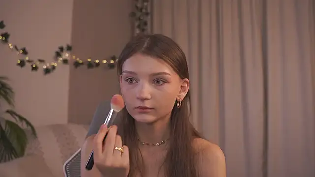 Snapshot of CindyGarrison chatting on October 18, 2025, 1:29 am CindyGarrison online show from October 18, 2025, 1:29 am