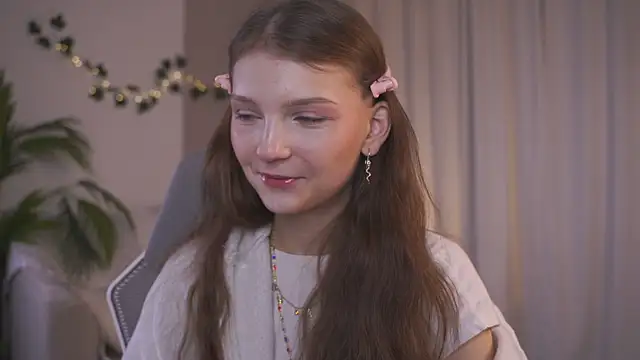 Snapshot of CindyGarrison chatting on October 16, 2025, 1:47 am CindyGarrison online show from October 16, 2025, 1:47 am