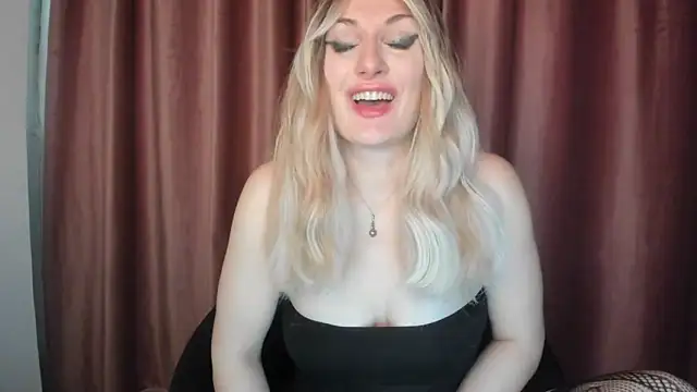 Snapshot of AnaysTop chatting on October 12, 2025, 4:47 am AnaysTop online show from October 12, 2025, 4:47 am