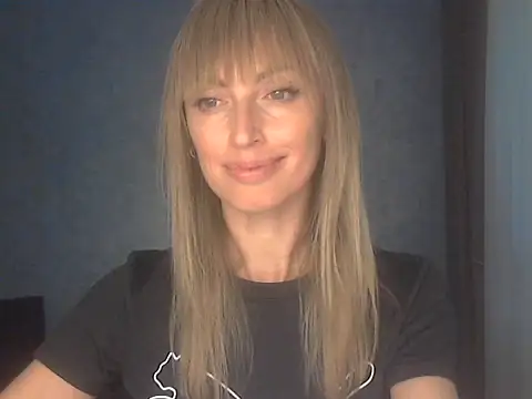 Snapshot of EffectMaya chatting on May 26, 2026, 4:27 pm EffectMaya online show from May 26, 2026, 4:27 pm