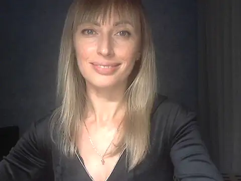 EffectMaya online show from November 23, 2025, 7:02 pm