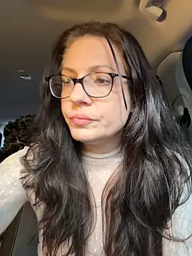 BeautifulMesss online show from October 26, 2025, 3:01 pm