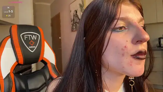 Snapshot of Bunny_ShyGirl chatting on October 31, 2025, 8:22 am Bunny ShyGirl online show from October 31, 2025, 8:22 am