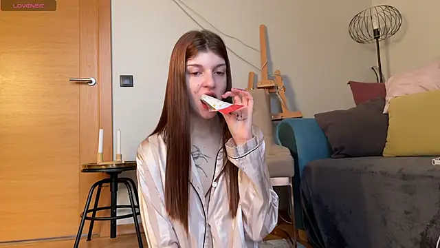 Snapshot of Bunny_ShyGirl chatting on October 9, 2025, 6:47 am Bunny ShyGirl online show from October 9, 2025, 6:47 am