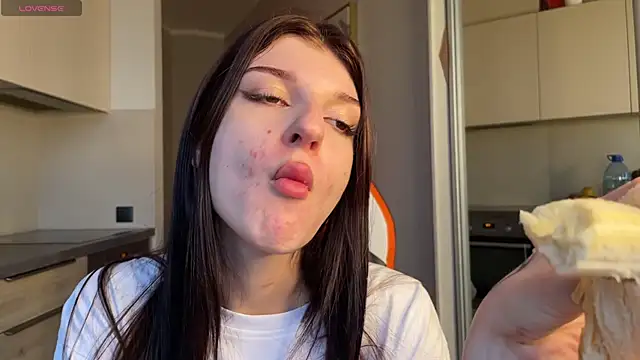 Snapshot of Bunny_ShyGirl chatting on October 25, 2025, 6:56 am Bunny ShyGirl online show from October 25, 2025, 6:56 am