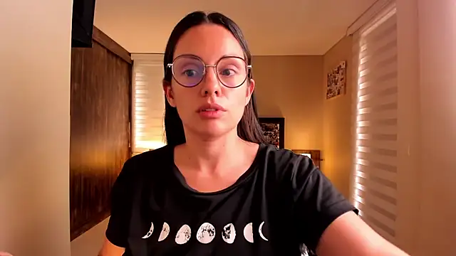 anabel 025 online show from February 18, 2025, 6:37 pm