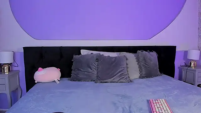 Snapshot of Julieta_Cortes__ chatting on October 15, 2025, 12:02 pm Julieta Cortes online show from October 15, 2025, 12:02 pm