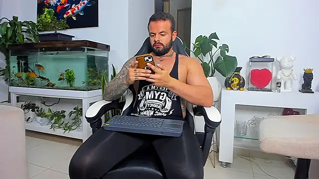 Johnnygrayson1 online show from October 7, 2025, 11:39 pm