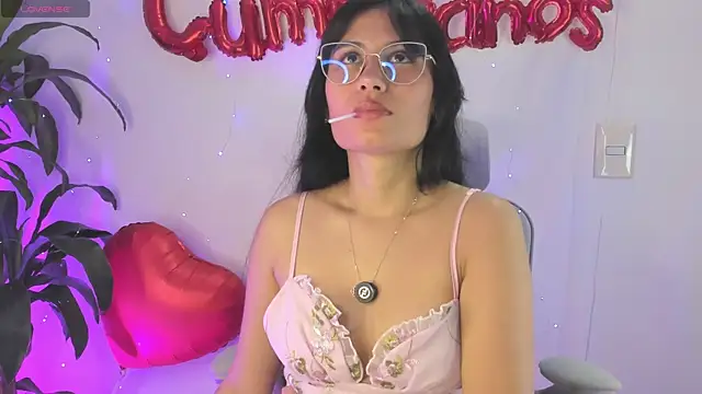 NayeCloud online show from April 8, 2026, 4:03 am