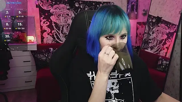 little Elika online show from October 3, 2025, 9:49 pm