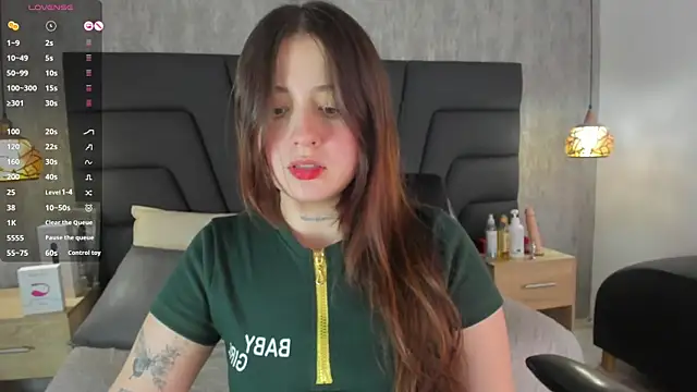 Sabrina Lennox online show from March 10, 2025, 7:29 pm