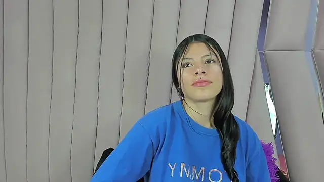 Snapshot of Sasha_Petitte chatting on October 9, 2025, 4:35 am Sasha Petitte online show from October 9, 2025, 4:35 am