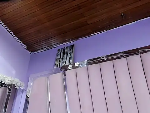 Sasha Petitte online show from December 17, 2025, 3:44 am