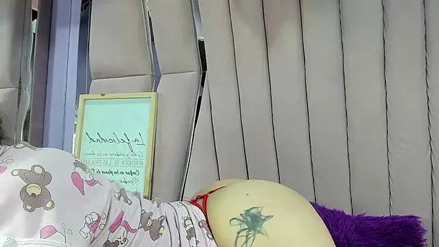 Snapshot of Sasha_Petitte chatting on September 14, 2025, 3:34 pm Sasha Petitte online show from September 14, 2025, 3:34 pm