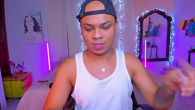 Snapshot of CuteRomi chatting on October 22, 2025, 4:12 am CuteRomi online show from October 22, 2025, 4:12 am