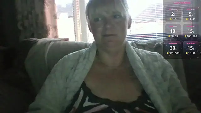 chloefeel online show from June 17, 2026, 8:30 pm