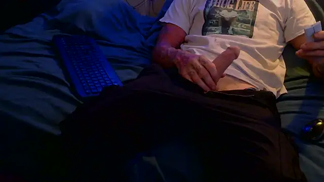 TheOneYouLove69 online show from October 4, 2025, 12:01 am