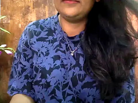 HaaniKaur online show from March 18, 2025, 7:55 am