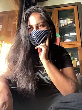 HaaniKaur online show from November 18, 2025, 7:44 am