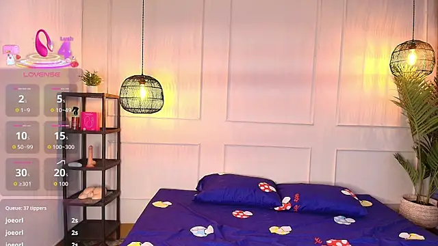 luandy online show from December 15, 2025, 8:03 pm