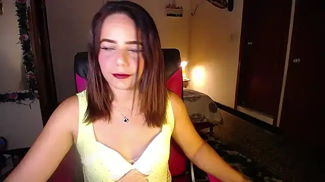 Snapshot of danielle_rose_1 chatting on September 19, 2025, 6:12 pm danielle rose 1 online show from September 19, 2025, 6:12 pm