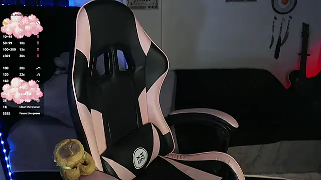 Snapshot of Theprojectsaraa chatting on November 10, 2025, 12:54 pm Theprojectsaraa online show from November 10, 2025, 12:54 pm