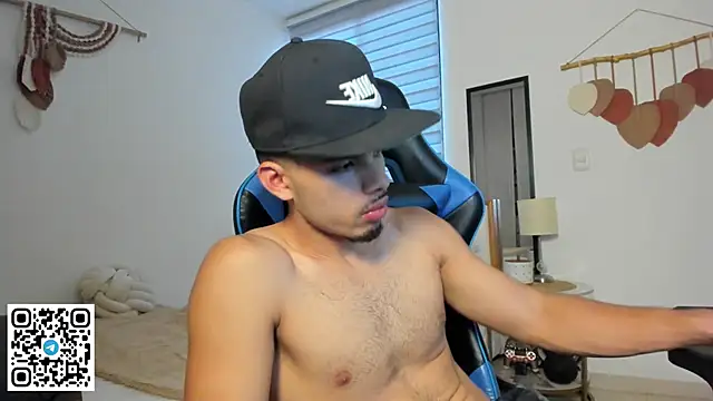 mateoleonee online show from December 16, 2025, 8:02 pm