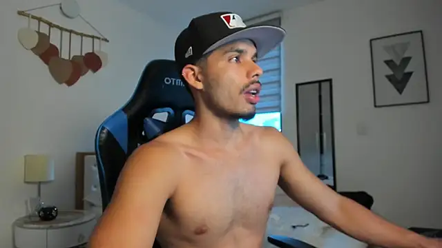 Snapshot of mateoleonee chatting on September 29, 2025, 7:30 pm mateoleonee online show from September 29, 2025, 7:30 pm