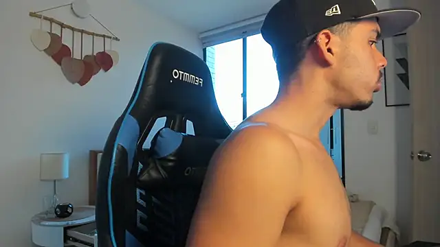 Snapshot of mateoleonee chatting on September 25, 2025, 9:32 pm mateoleonee online show from September 25, 2025, 9:32 pm