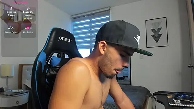 Snapshot of mateoleonee chatting on October 15, 2025, 9:12 pm mateoleonee online show from October 15, 2025, 9:12 pm