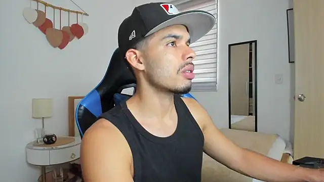 Snapshot of mateoleonee chatting on September 24, 2025, 6:14 pm mateoleonee online show from September 24, 2025, 6:14 pm